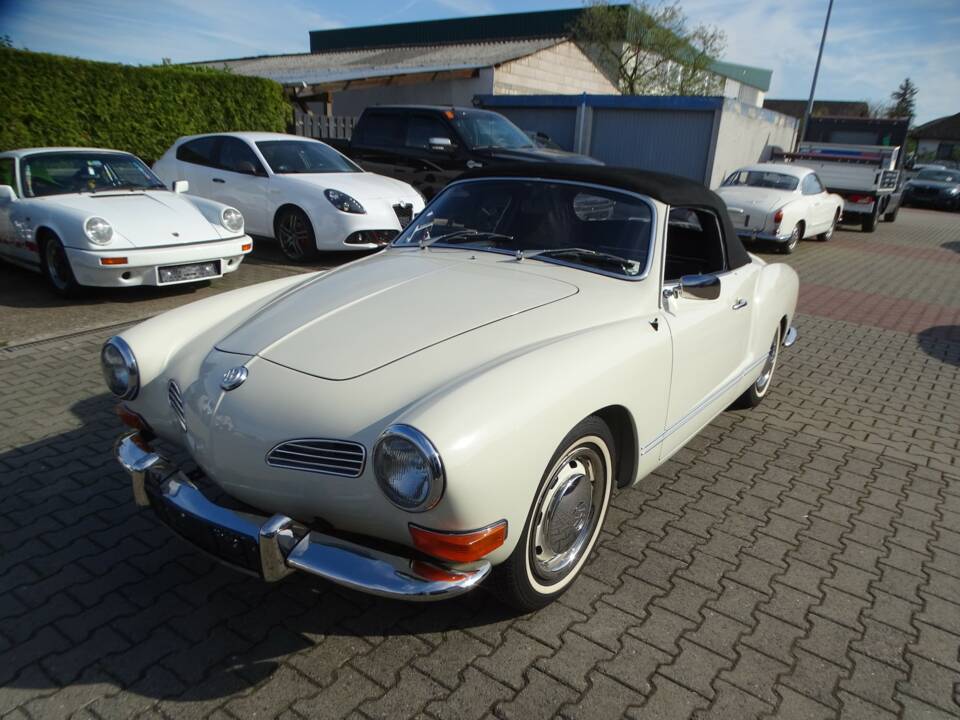 Image 17/26 de Volkswagen Karmann Ghia 1600 (1971)