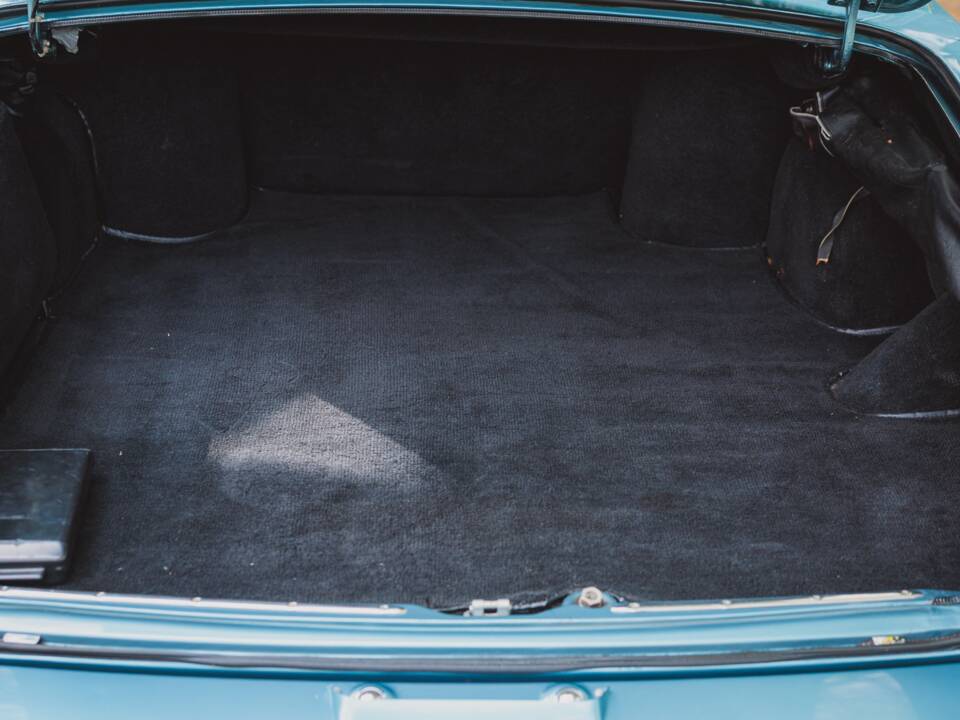 Image 15/42 of Rolls-Royce Silver Shadow II (1977)