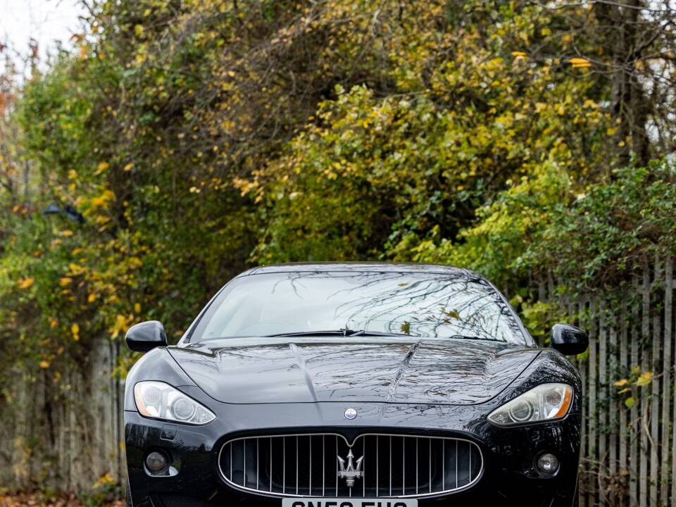 Bild 11/50 von Maserati GranTurismo 4.2 (2008)