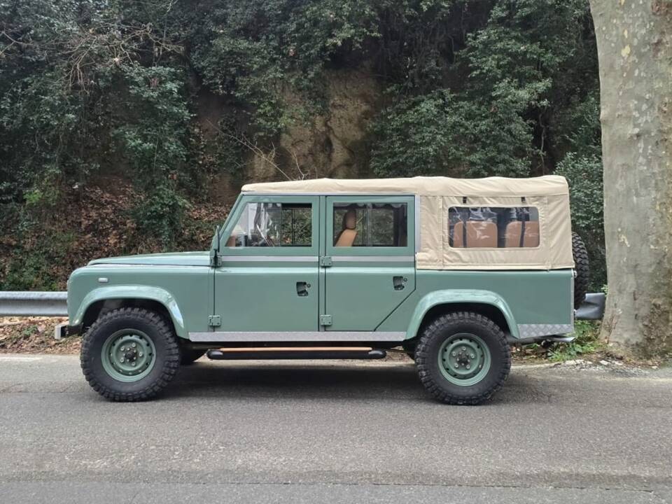 Bild 11/16 von Land Rover Defender 110 300Tdi (1998)