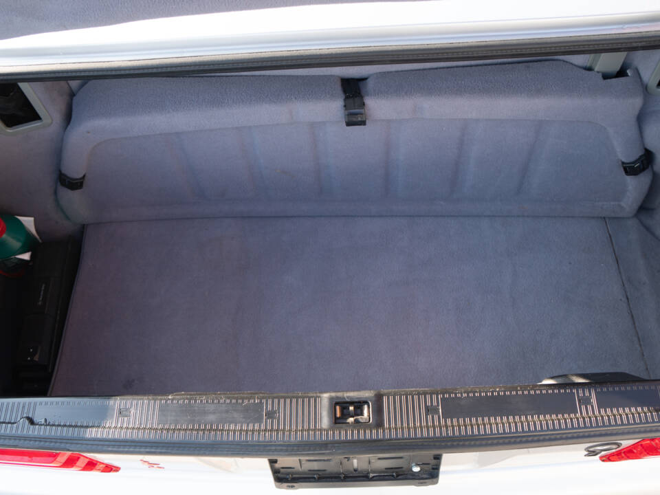 Bild 43/75 von Mercedes-Benz SL 500 (1997)