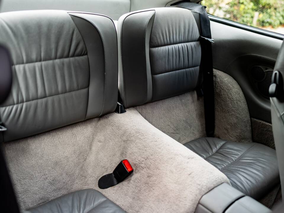Image 39/50 of Porsche 911 Carrera 4S (2002)