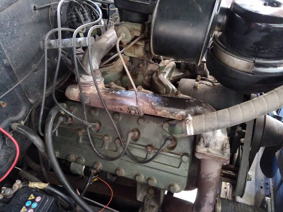 Image 42/50 of Cadillac 61 Sedan (1941)