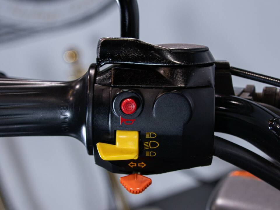 Image 22/50 of BMW R 80 GS (1988)
