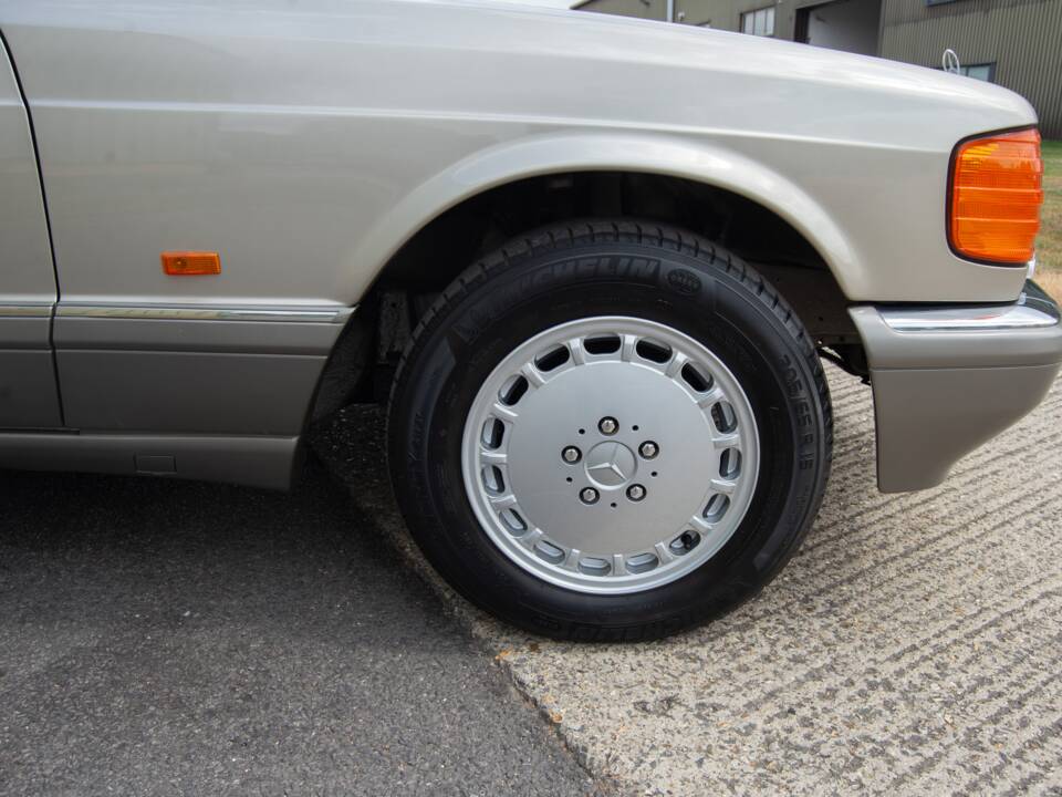 Bild 27/29 von Mercedes-Benz 300 SEL (1990)