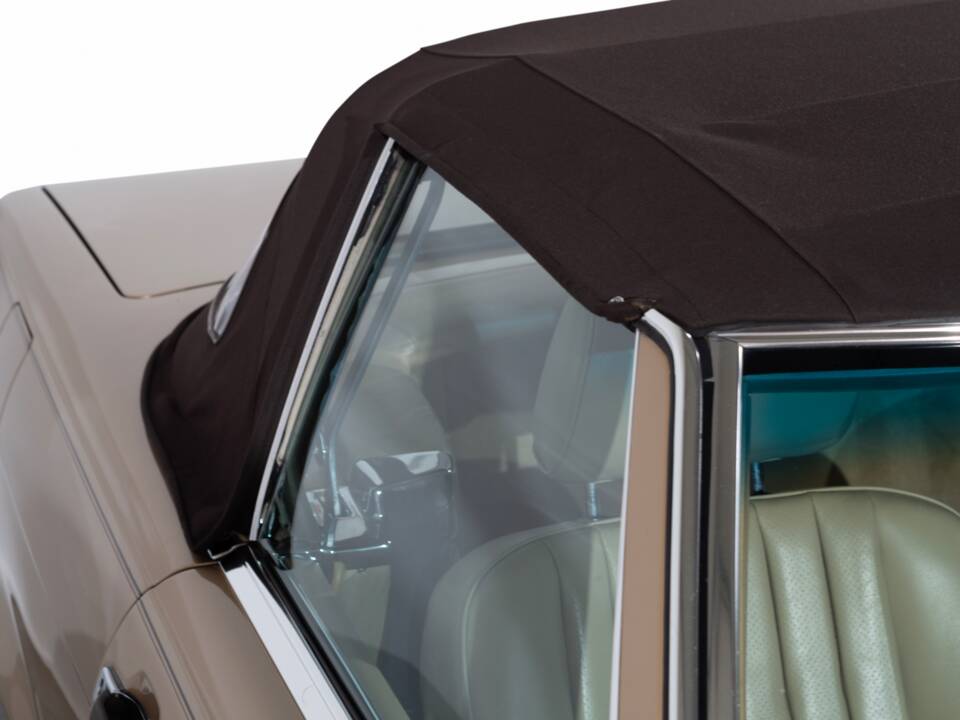 Image 15/47 de Mercedes-Benz 560 SL (1987)