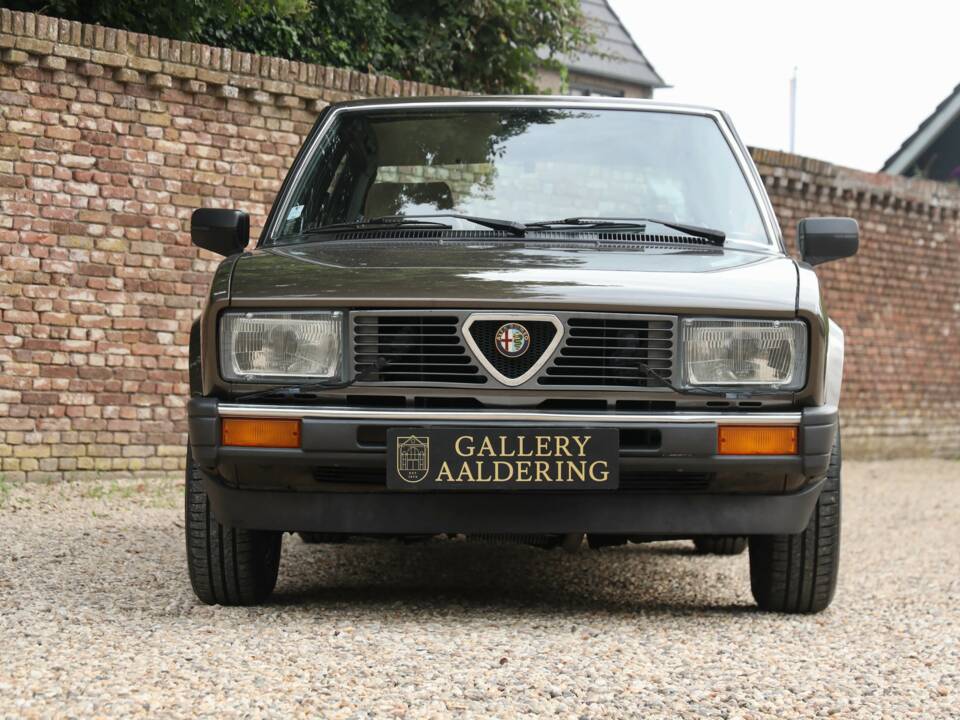 Afbeelding 48/50 van Alfa Romeo Alfetta 2.0 (1984)