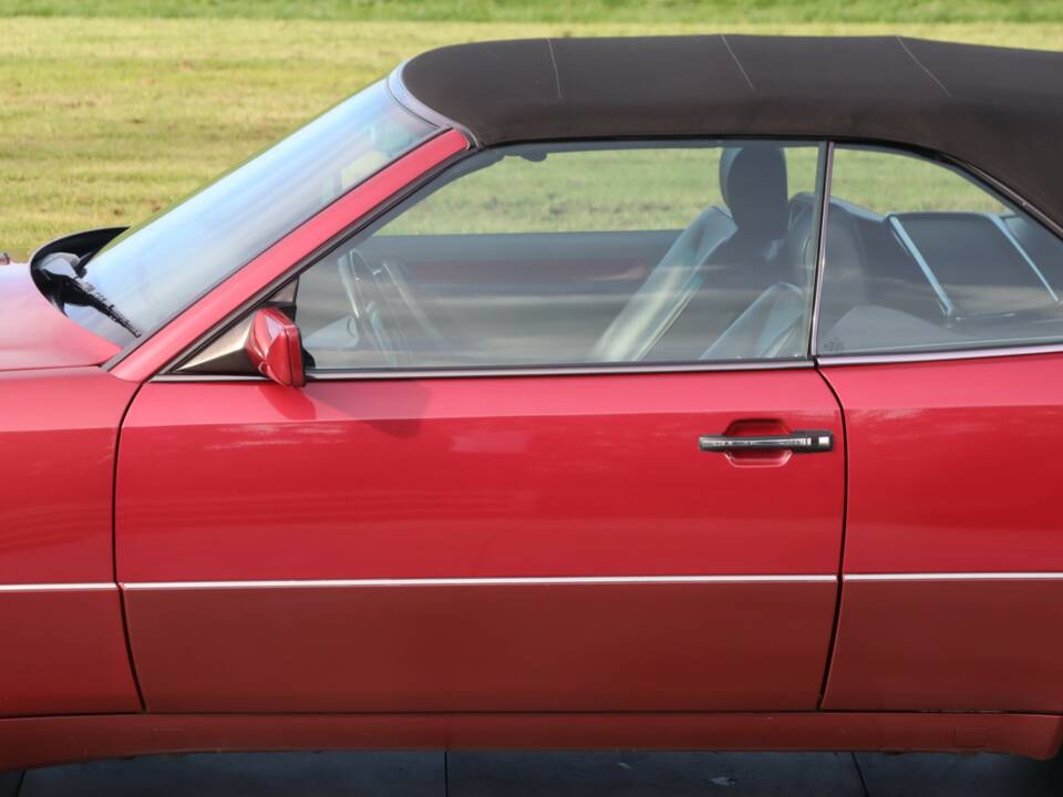 Image 44/50 of Mercedes-Benz E 220 (1994)