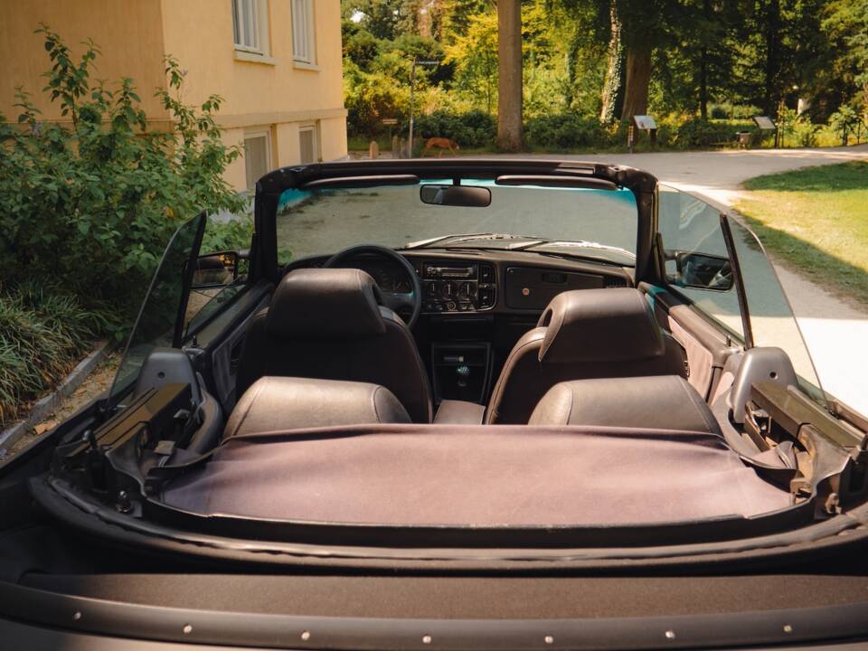 Bild 25/45 von Saab 900 S (1992)