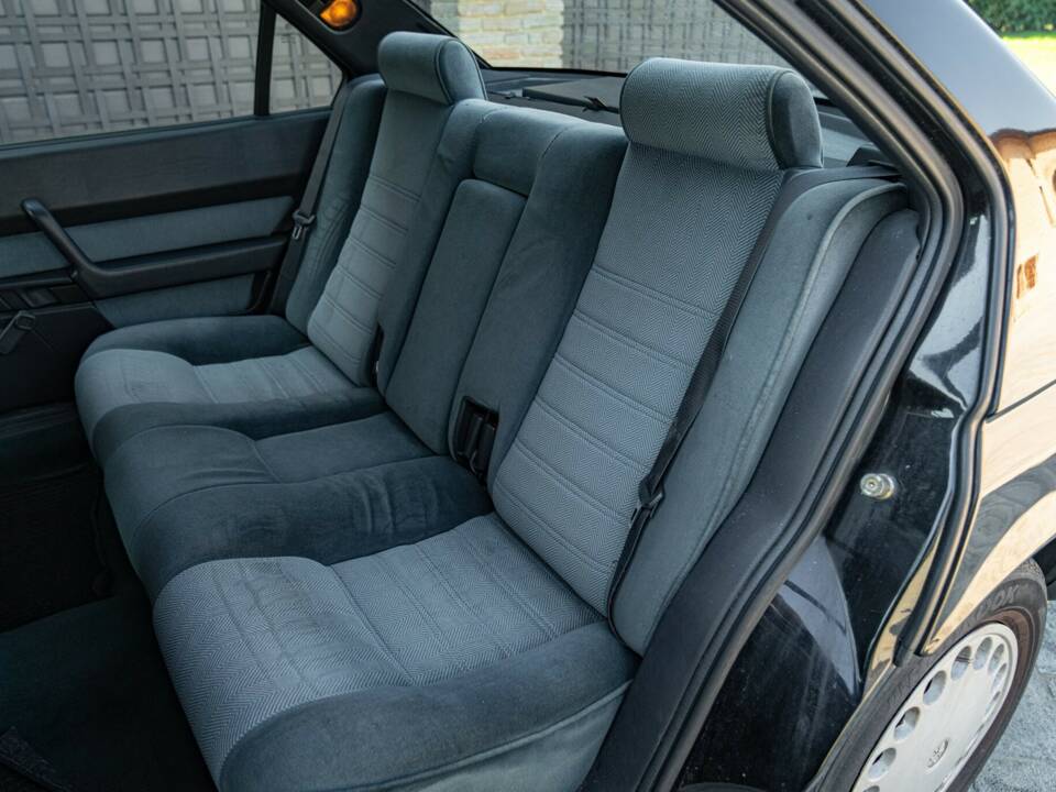 Image 34/50 of Alfa Romeo 164 2.0 (1990)