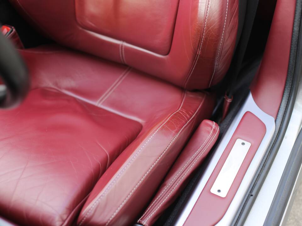 Bild 27/47 von Aston Martin DB 9 Volante (2006)