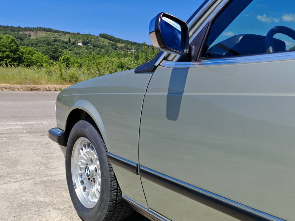 Bild 7/50 von BMW 745i (1982)