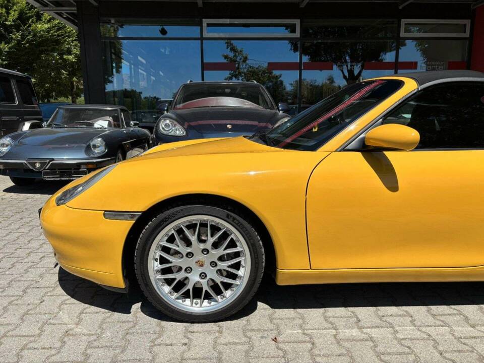 Image 20/30 of Porsche 911 Carrera (1999)