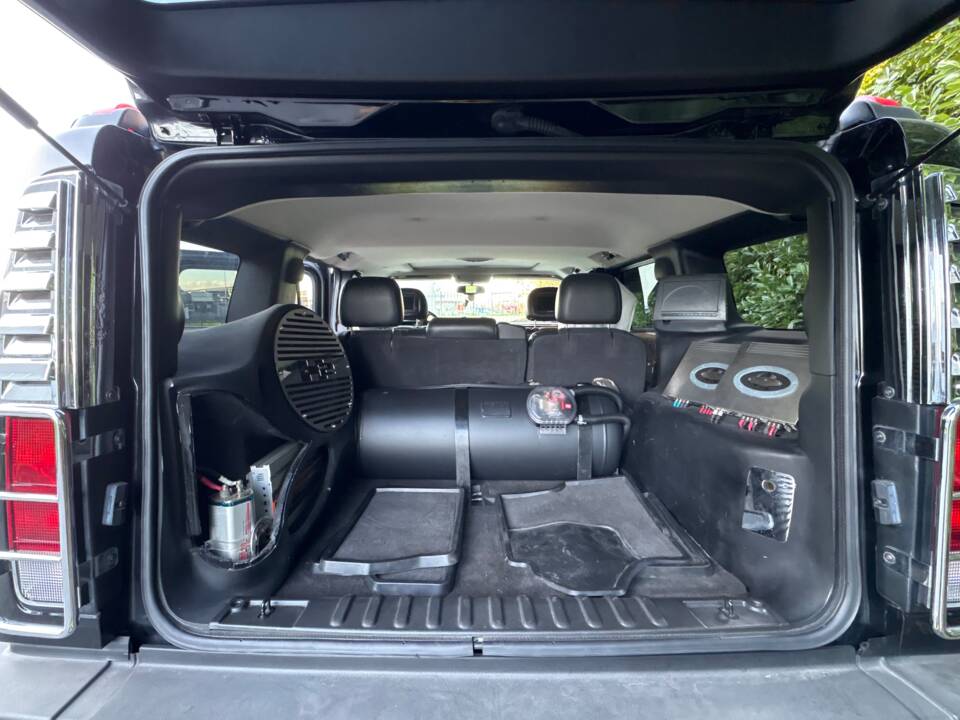 Image 13/24 de Hummer H2 (2006)