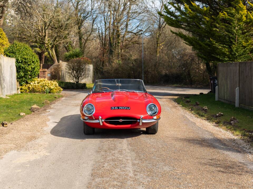 Image 15/44 of Jaguar E-Type 3.8 (1962)
