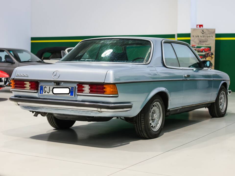 Bild 3/18 von Mercedes-Benz 230 C (1977)
