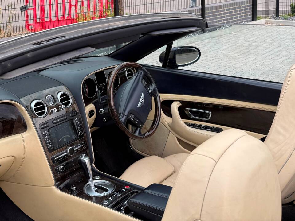 Image 6/7 of Bentley Continental GTC (2007)