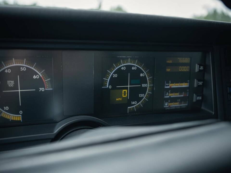 Bild 11/15 von Cadillac Allanté (1993)