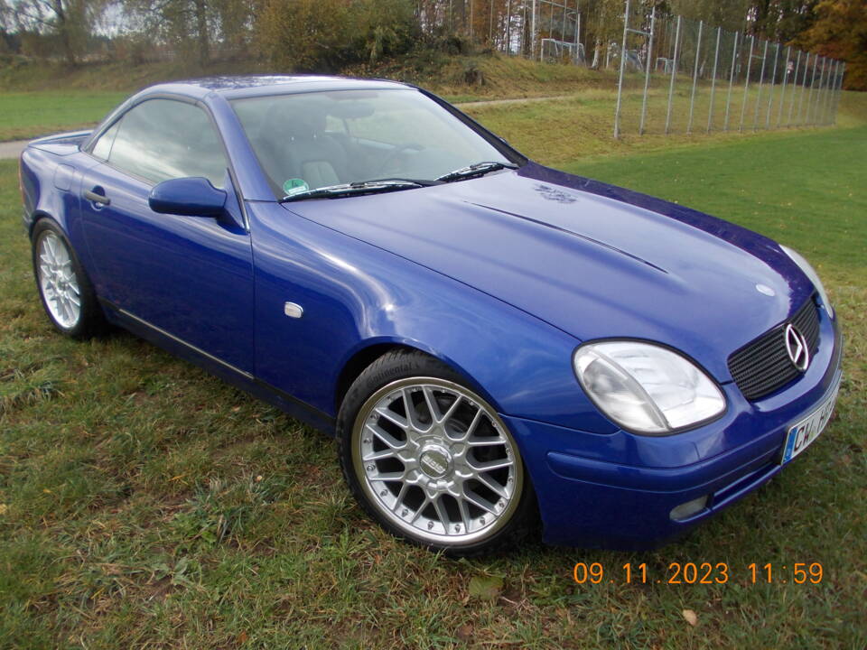 Image 12/42 de Mercedes-Benz SLK 230 Kompressor (1998)