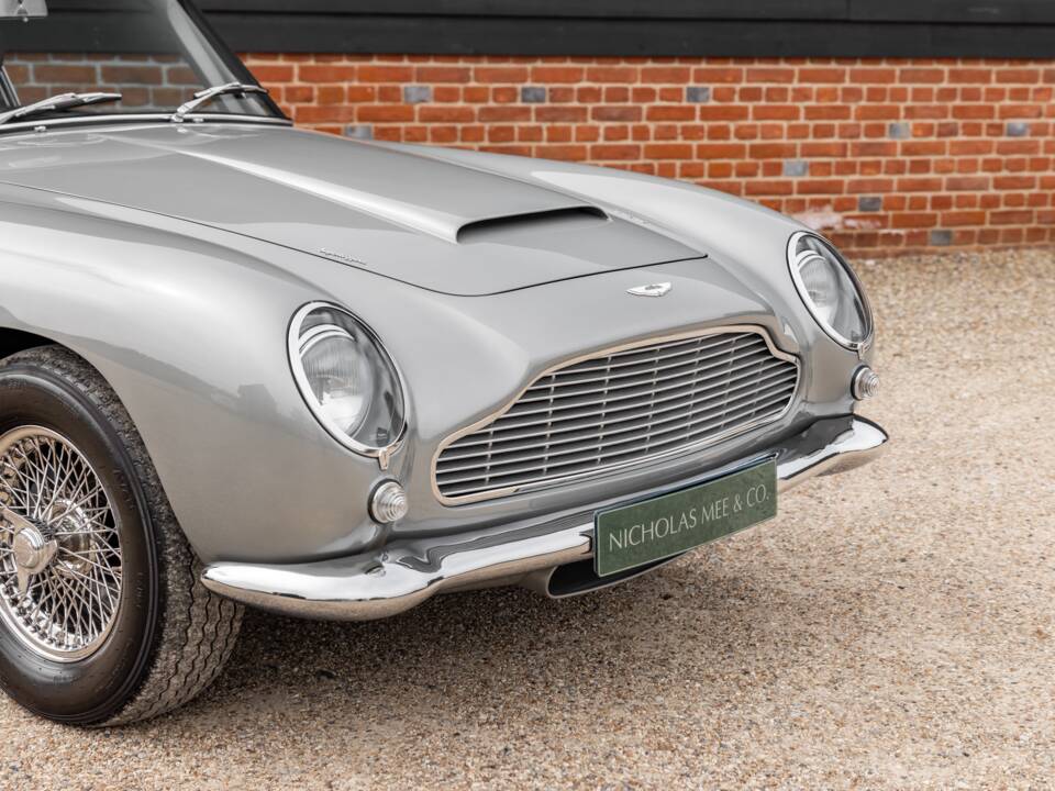 Immagine 18/74 di Aston Martin DB 5 Vantage (1964)