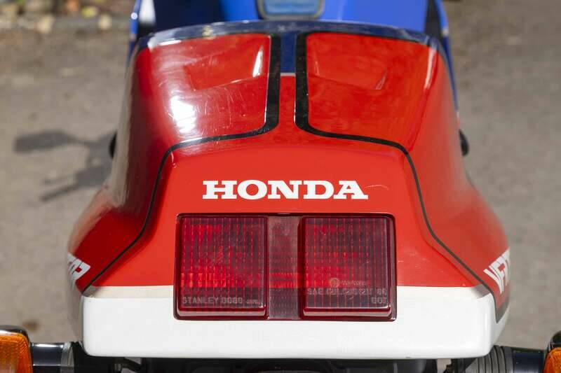 Bild 31/50 von Honda VFR 750R RC 30 (1989)