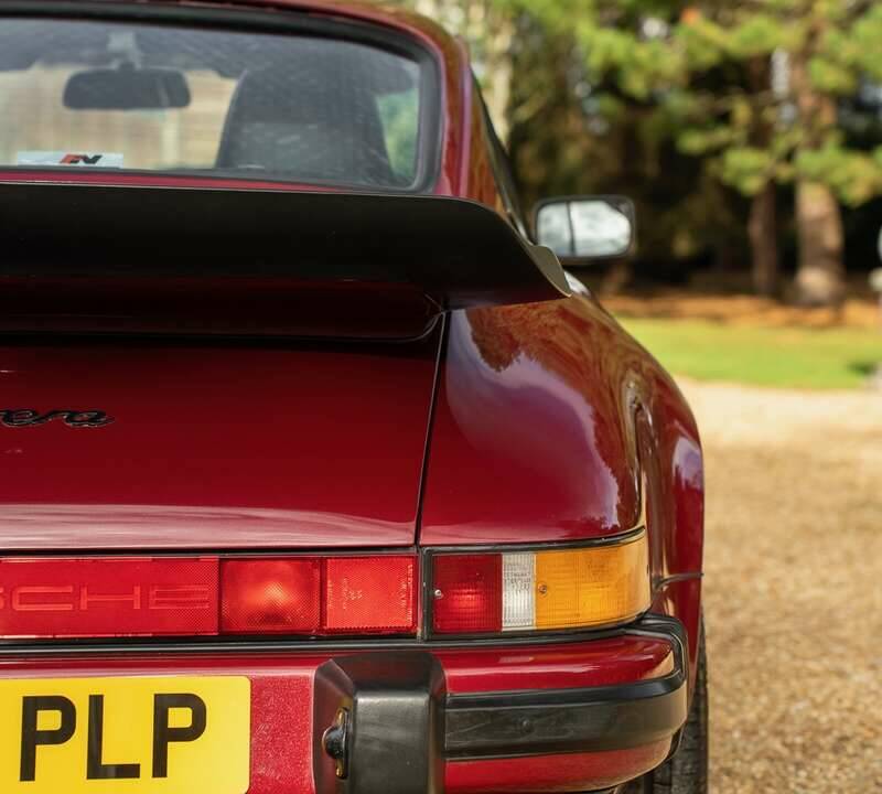 Bild 32/50 von Porsche 911 Carrera 3.2 (1989)