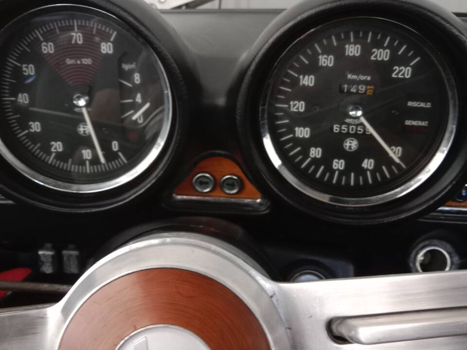Image 21/25 of Alfa Romeo 1750 GT Veloce (1969)