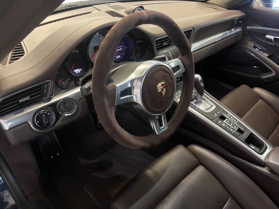 Immagine 14/18 di Porsche 911 Carrera S (2012)