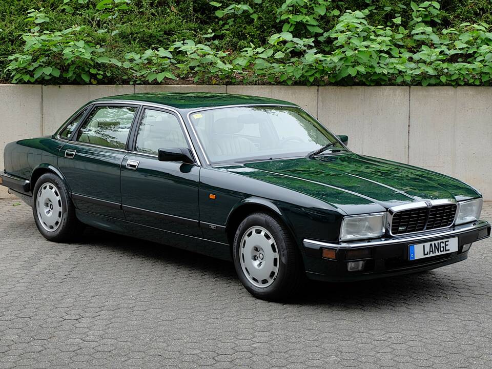 Image 10/77 de Jaguar XJ 40 (XJ-R) (1993)