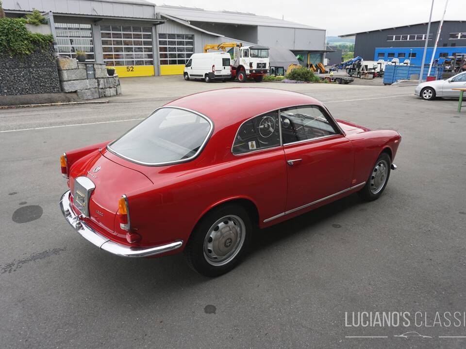 Imagen 10/68 de Alfa Romeo Giulietta Sprint 1300 (1965)