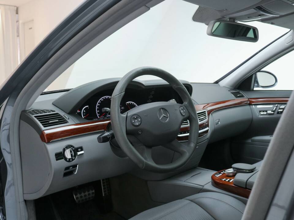 Bild 6/18 von Mercedes-Benz S 63 AMG (2007)