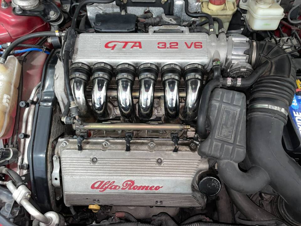 Immagine 14/15 di Alfa Romeo 147 3.2 GTA (2004)