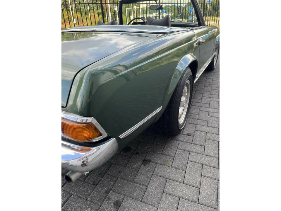 Image 16/50 of Mercedes-Benz 280 SL (1968)
