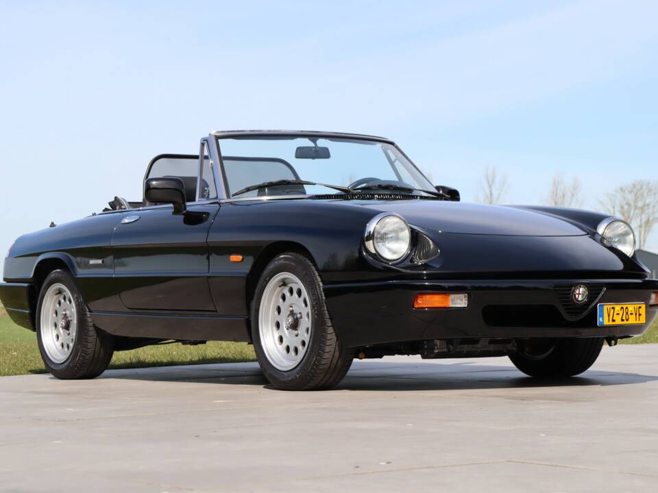 Afbeelding 32/50 van Alfa Romeo 2.0 Spider (1991)