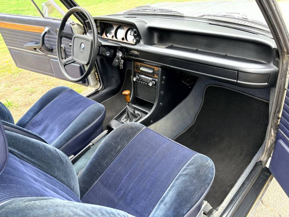 Image 6/22 of BMW 2002 (1975)