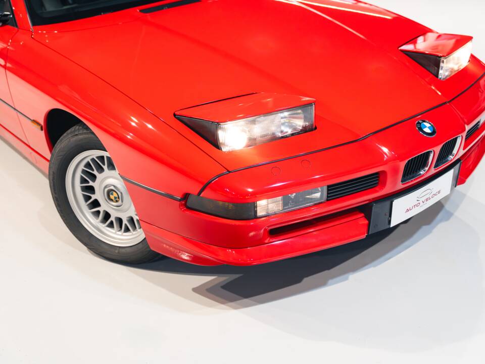 Image 13/33 of BMW 850i (1991)