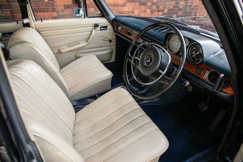Image 2/50 of Mercedes-Benz 250 (1972)