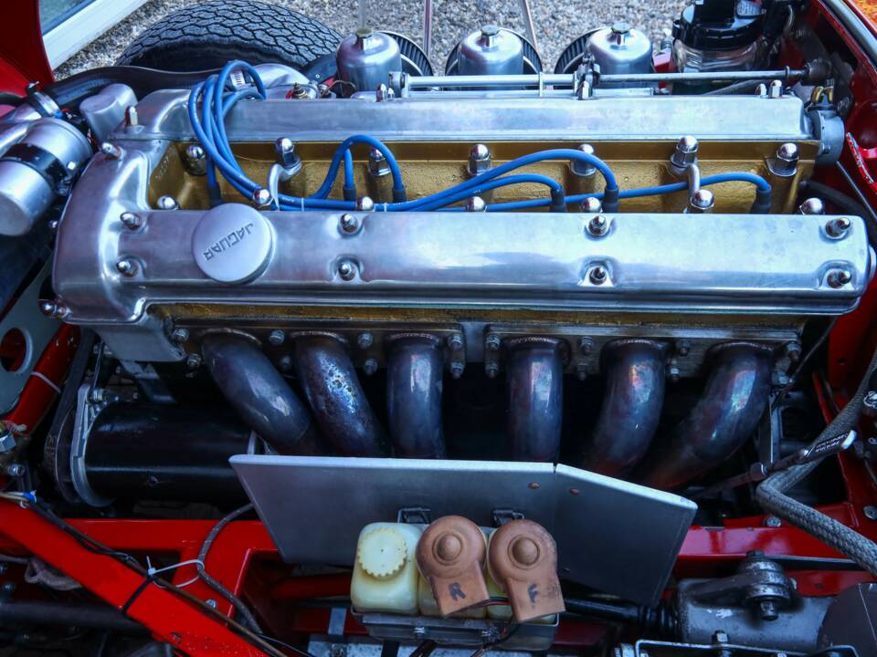 Image 19/50 de Jaguar Type E 3.8 (1964)