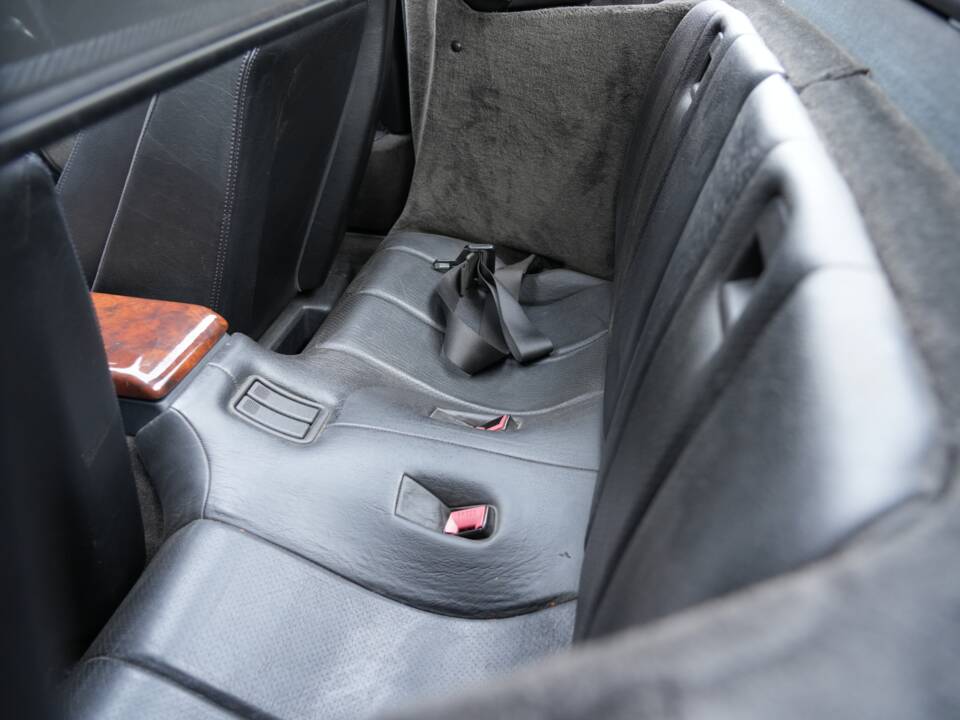 Image 56/95 of Mercedes-Benz 300 SL (1993)
