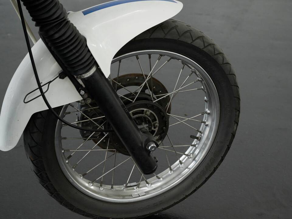 Immagine 16/19 di Moto Guzzi 750 X PA (1997)