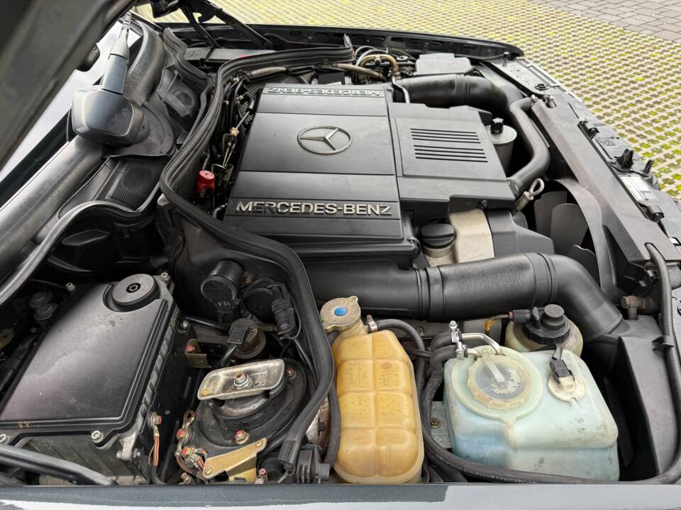 Bild 22/27 von Mercedes-Benz 500 E (1992)