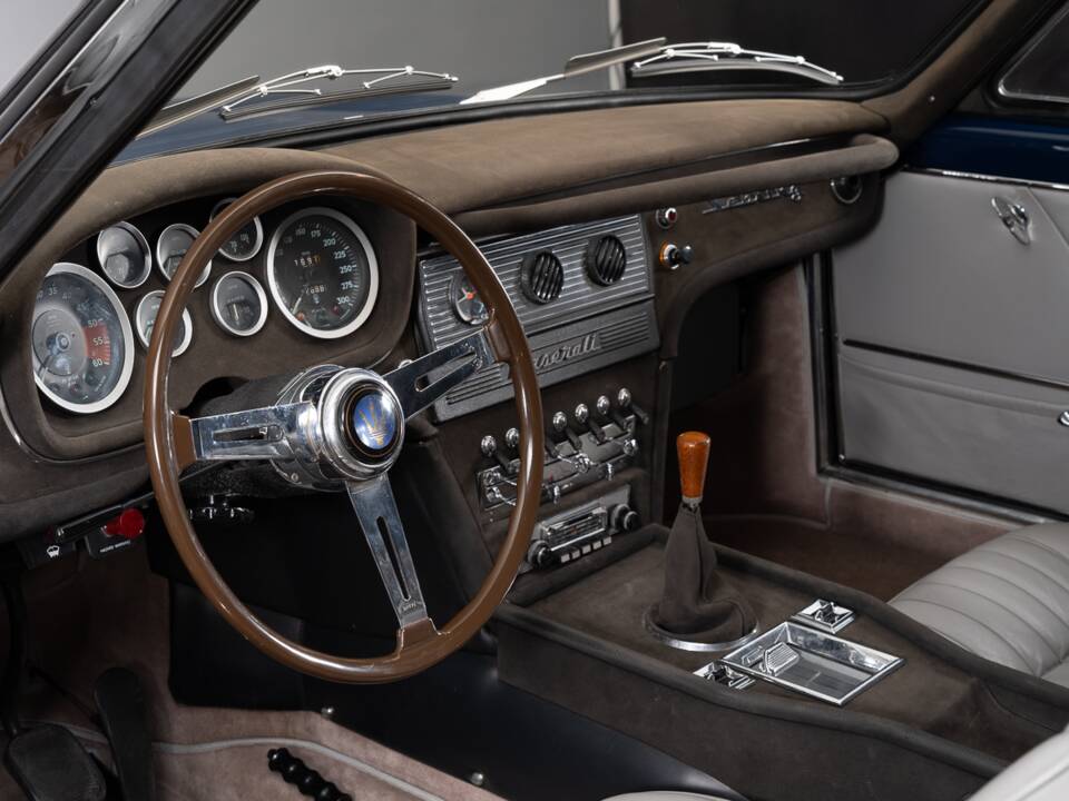 Bild 17/28 von Maserati 3500 GTI Sebring (1967)