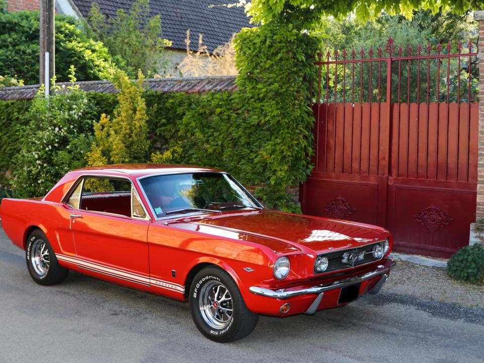 Ford Mustang coupé V8