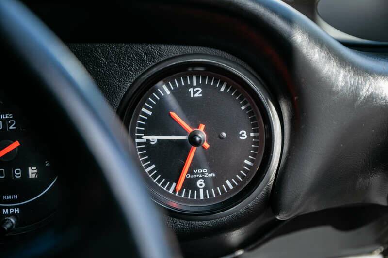 Immagine 31/41 di Porsche 911 Carrera 3.2 (1988)