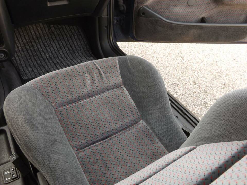 Imagen 29/50 de Ford Escort 1.8 16v (1992)
