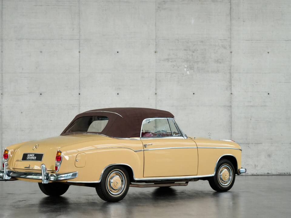 Immagine 28/50 di Mercedes-Benz 220 S Cabriolet (1958)