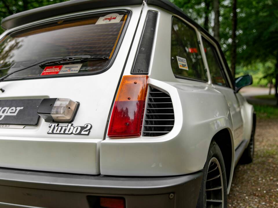 Image 18/49 of Renault R 5 Turbo 2 (1984)