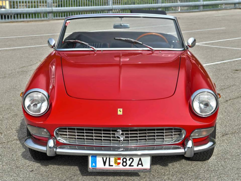 Afbeelding 4/50 van Ferrari 275 GTS (1965)