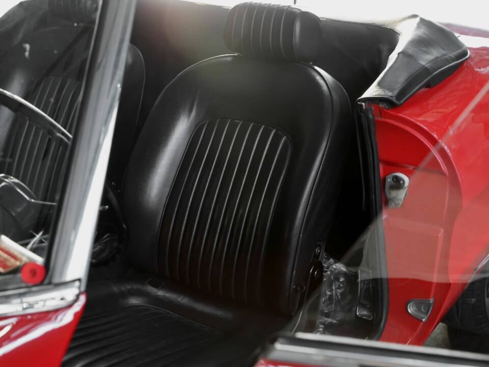Immagine 22/47 di Alfa Romeo 1300 Spider Junior (1969)