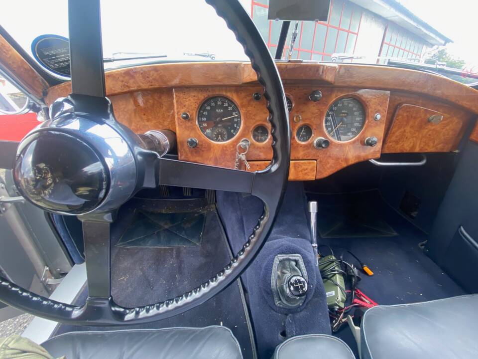 Image 27/36 of Jaguar XK 120 FHC (1953)